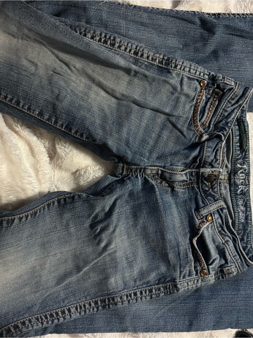 Women's Straight Leg Jeans in Medium Blue - Unbranded